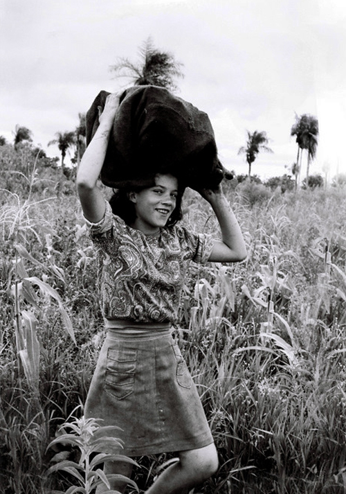 AÑO 1977 - BLANCO Y NEGRO - VIDA CAMPESINA EN PARAGUAY (JOSÉ MARÍA BLANCH)